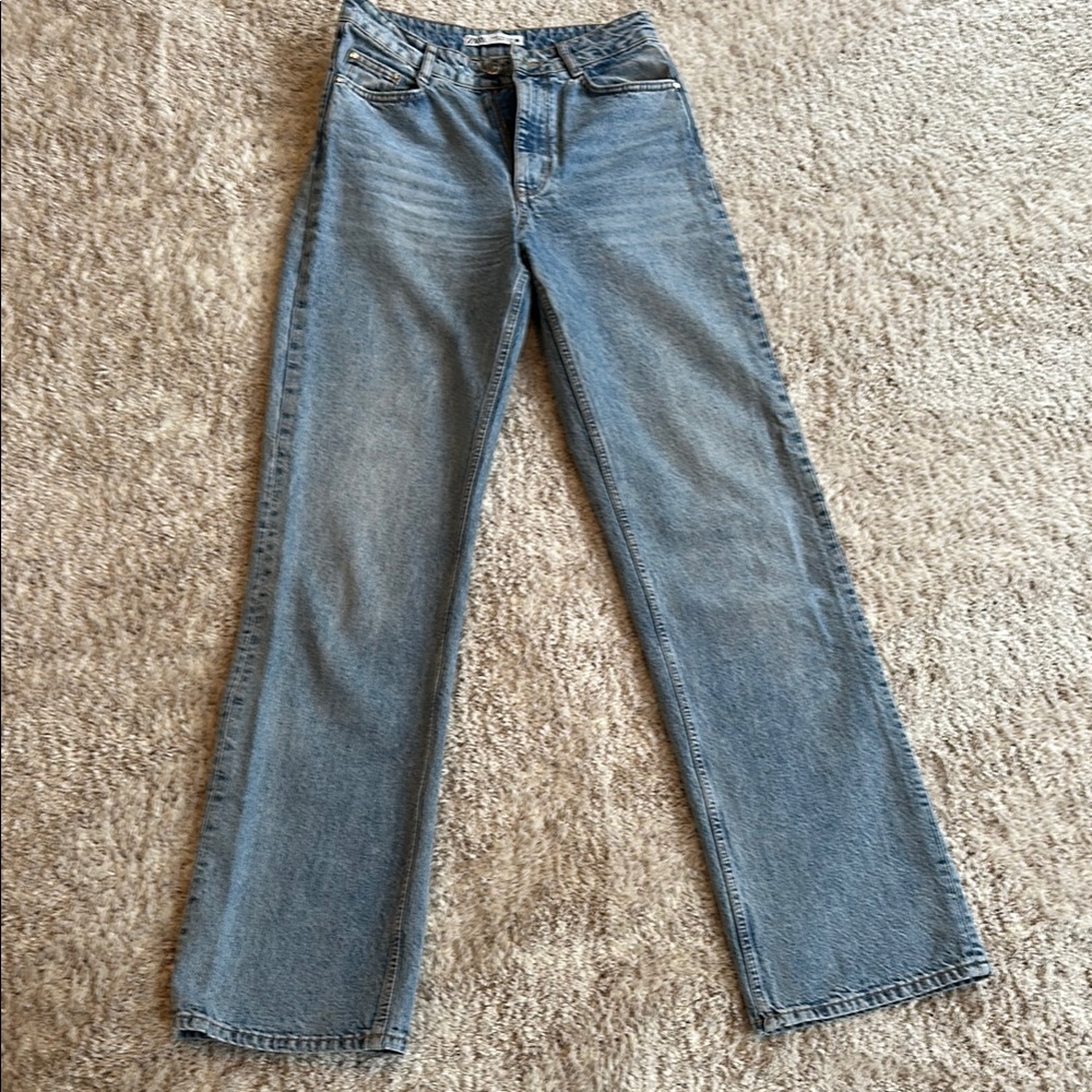 Zara Blue Straight Leg Jeans with Classic Fit